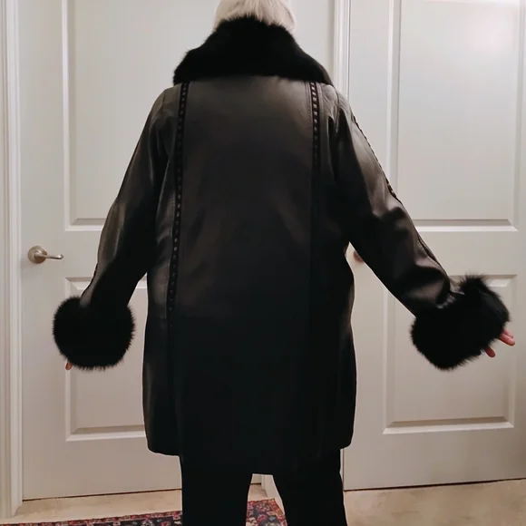 Men's Black Leather Jacket - Picture 12 of 12